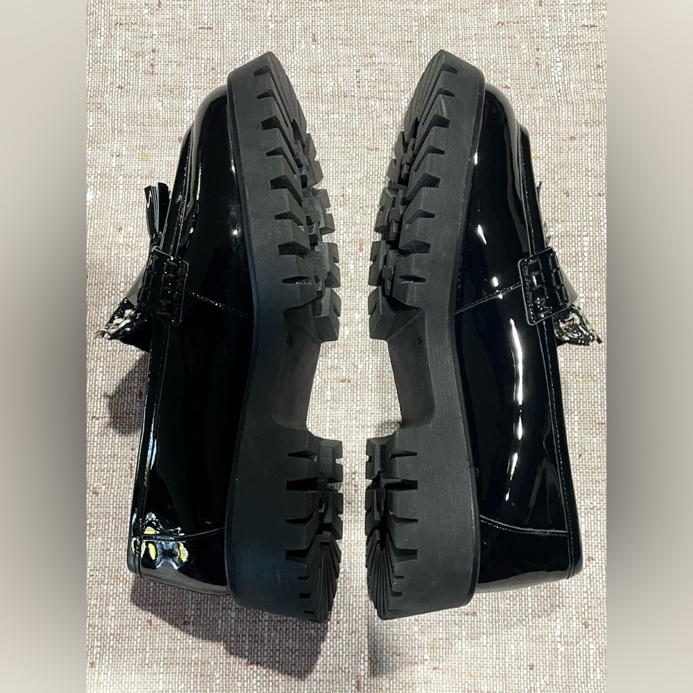 Black Patent Leather Tassel Loafers by Bruno Magli. 
EU 39.5
US 9 - Picture 8 of 16